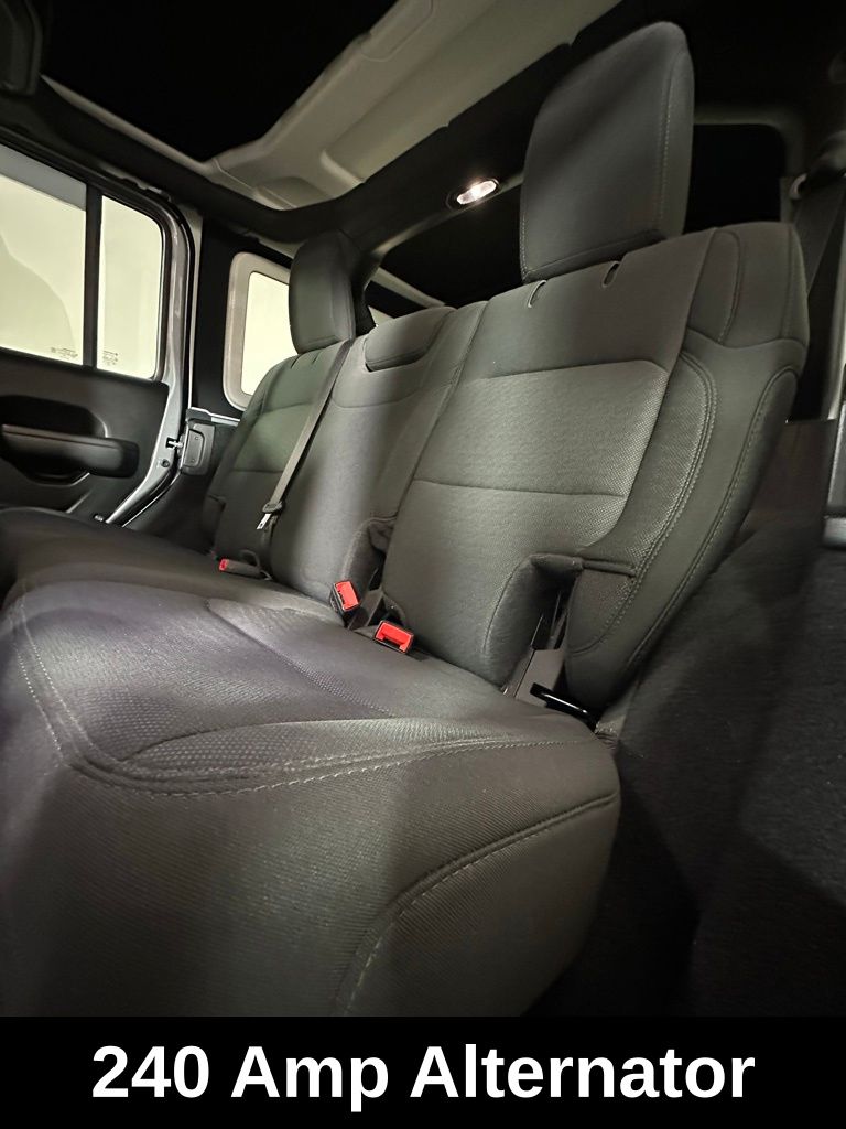 2021 Jeep Wrangler Unlimited Sport Altitude photo 17