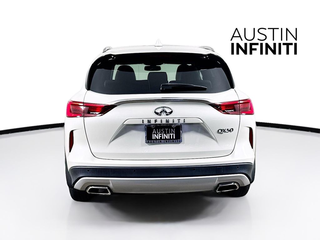 2022 Infiniti QX50 Luxe photo 4