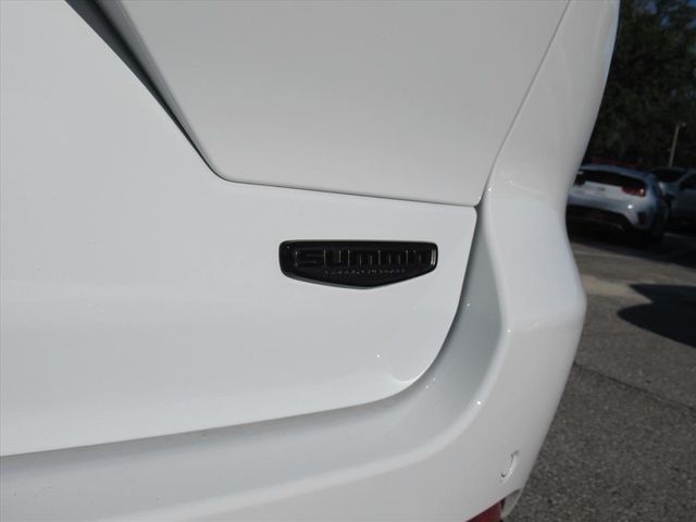 2025 Jeep Grand Cherokee Summit photo 8