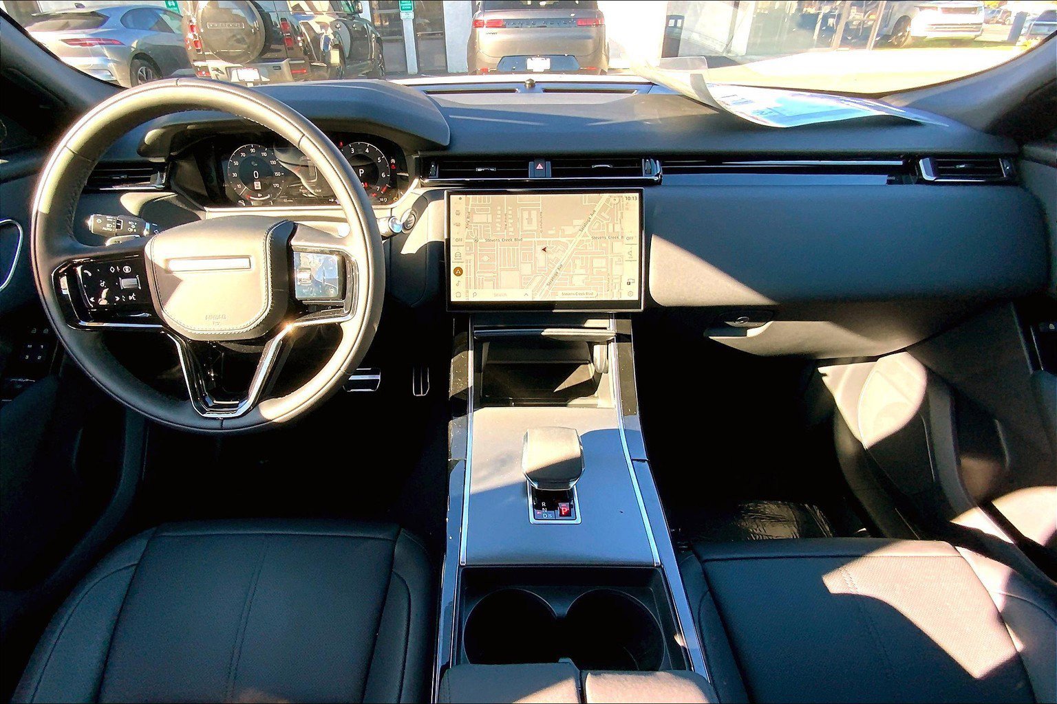 2025 Land Rover Range Rover Velar P250 Dynamic SE photo 4