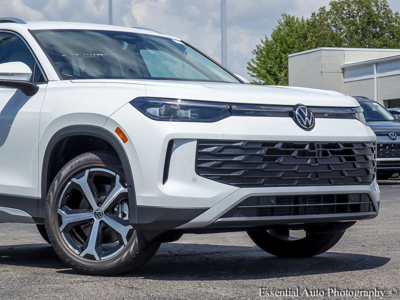 2025 VOLKSWAGEN TIGUAN - Image 1