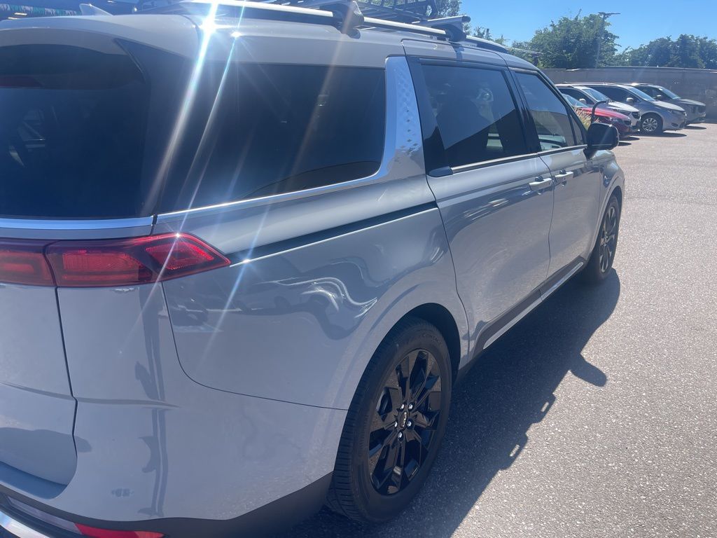 2022 Kia Carnival SX photo 4