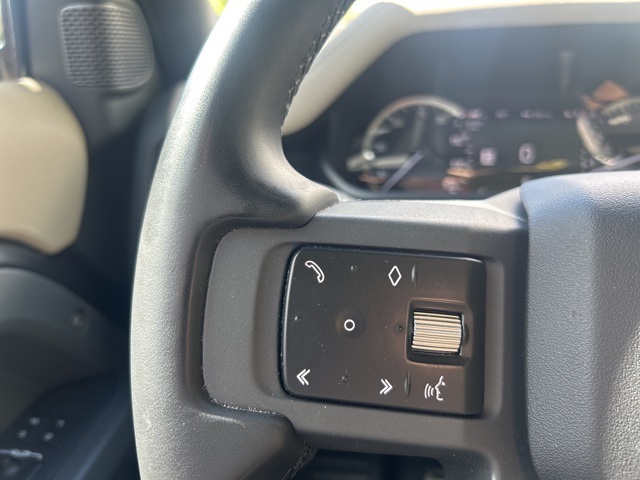2023 Land Rover Defender 110 photo 24