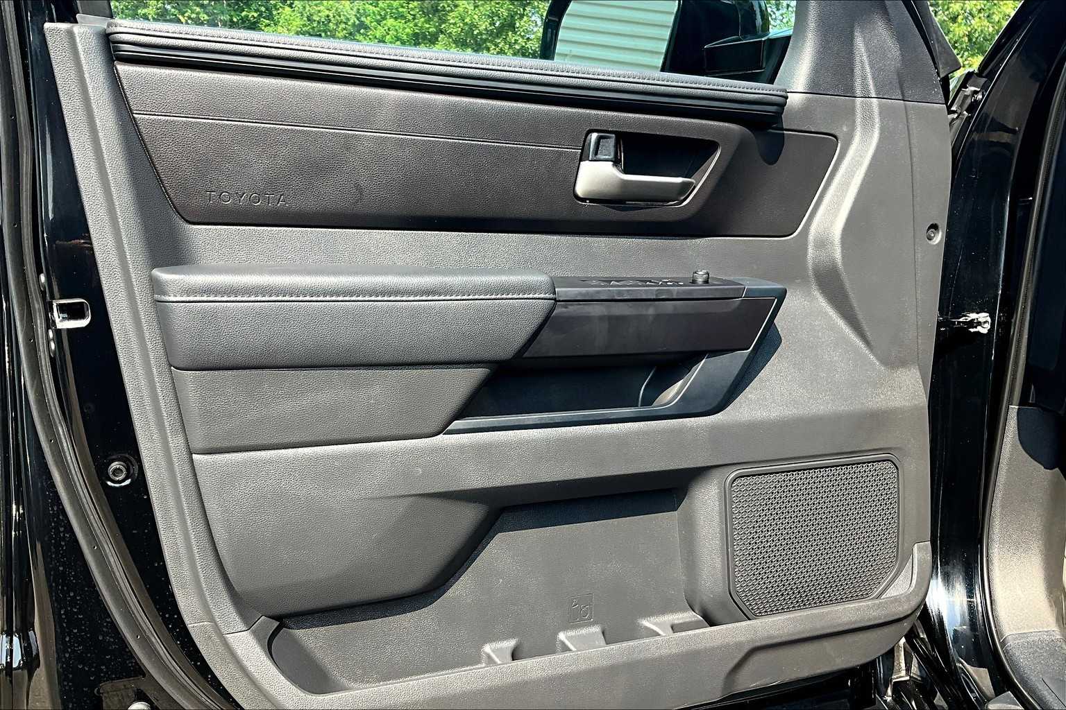 2024 Toyota Tundra SR5 CrewMax photo 19