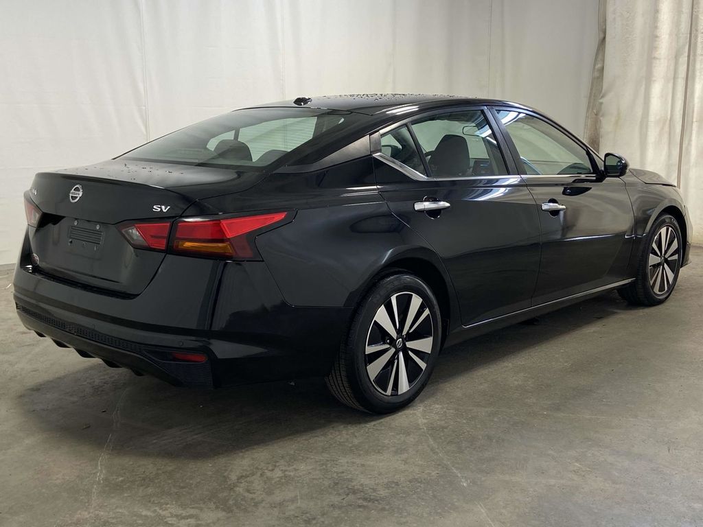 2021 Nissan Altima 2.5 SV photo 3
