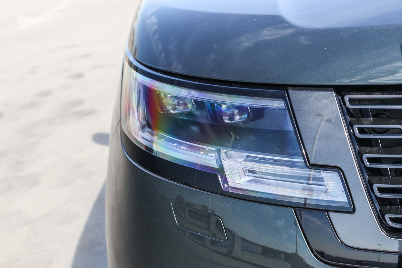 2025 Land Rover Range Rover SE photo 10