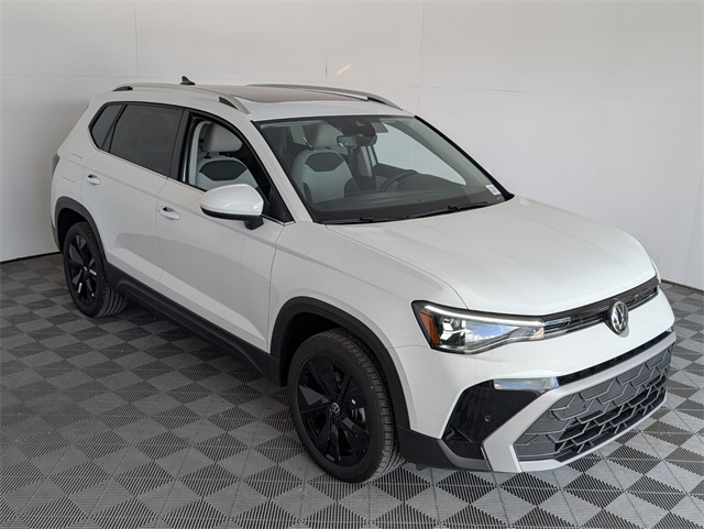 2025 Volkswagen Taos SE photo 2