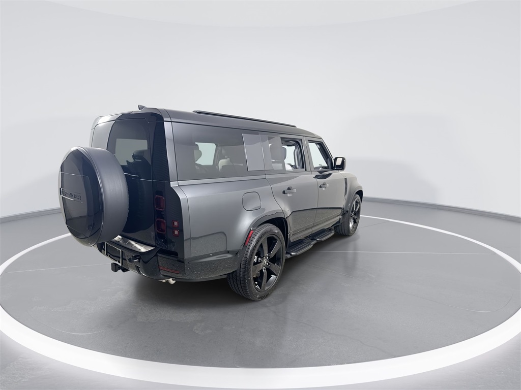 2025 Land Rover Defender 130 X-Dynamic SE photo 8