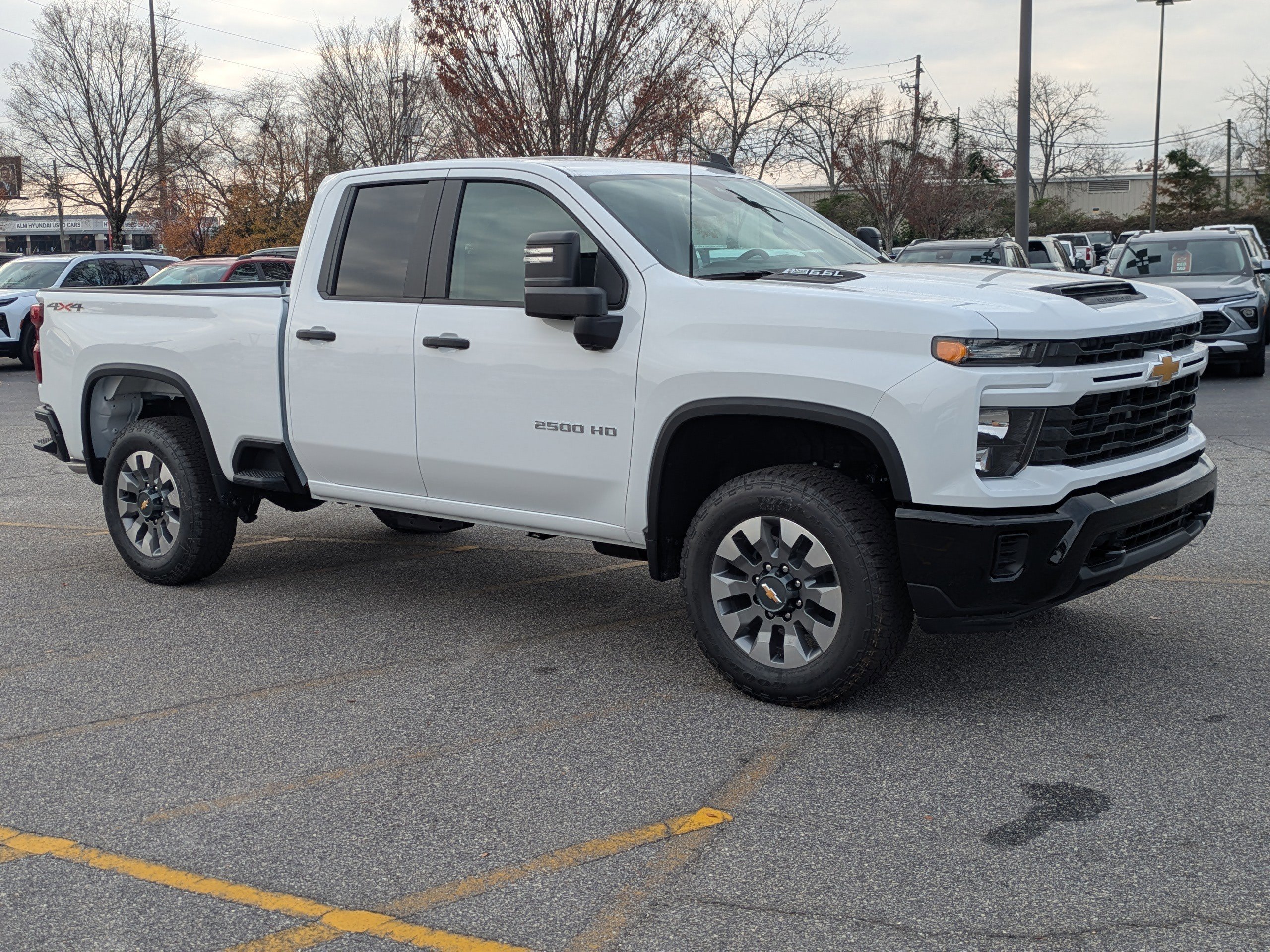 2026 Chevrolet Silverado 2500HD Custom photo 2