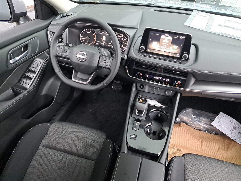 2026 Nissan Rogue SV photo 14