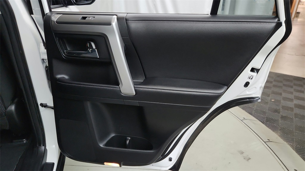 2019 Toyota 4Runner SR5 photo 13