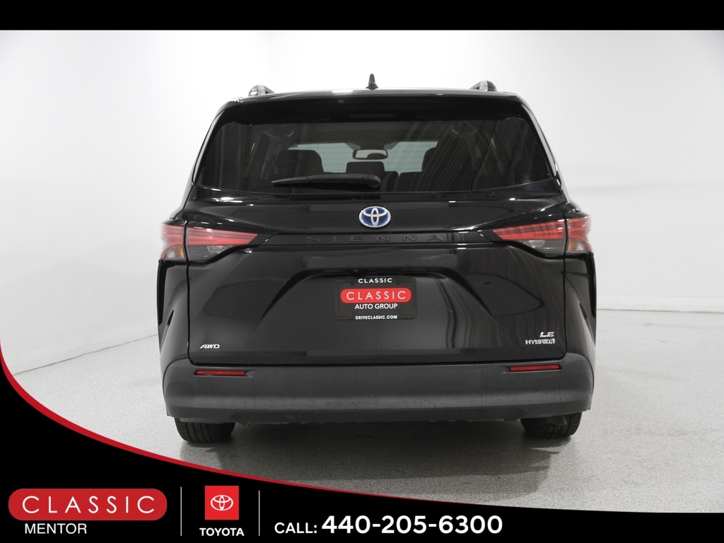 2021 Toyota Sienna LE photo 15