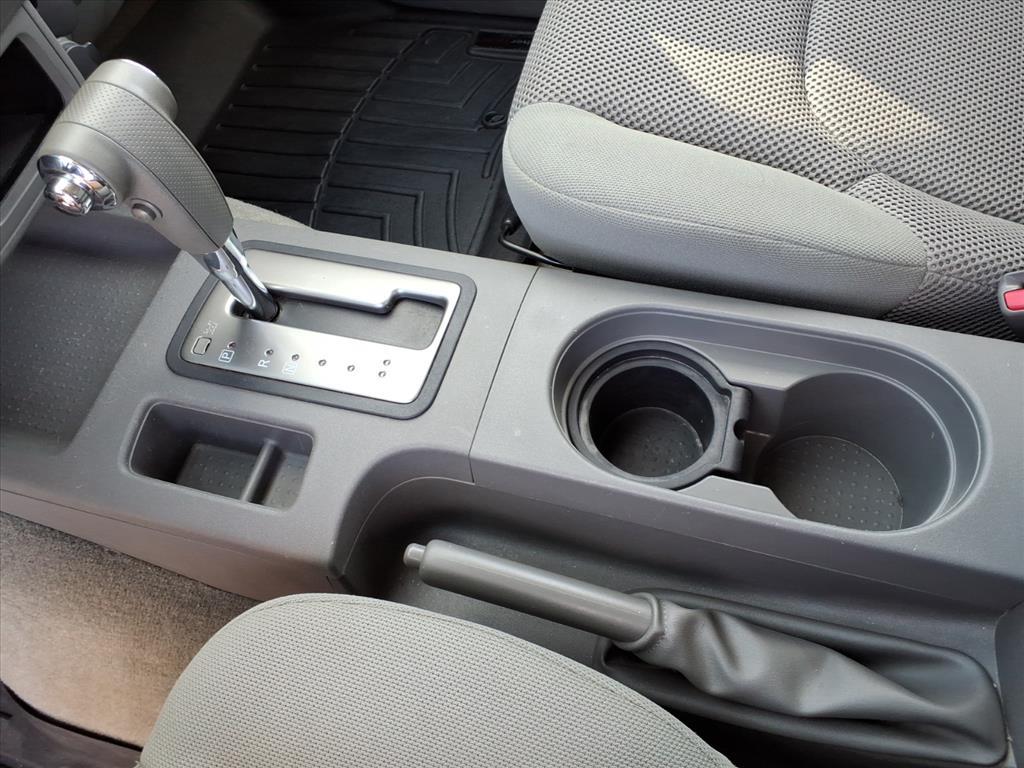 2014 Nissan Frontier SV photo 9