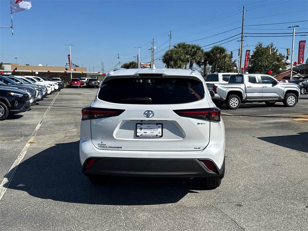 2025 Toyota Highlander Hybrid XLE photo 4