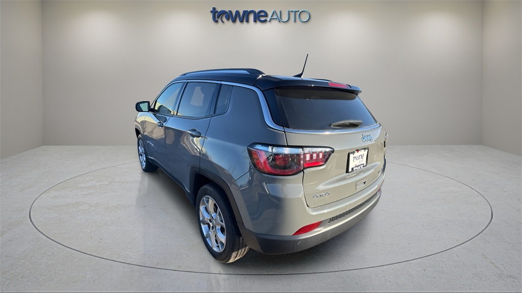 2022 Jeep Compass Limited photo 3