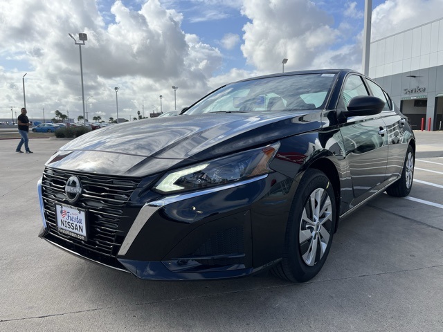 2025 Nissan Altima 2.5 S photo 2