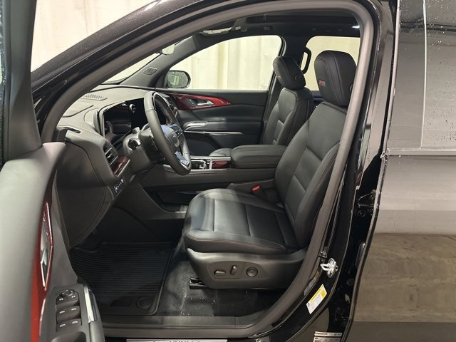 2026 Chevrolet Traverse Z71 photo 4