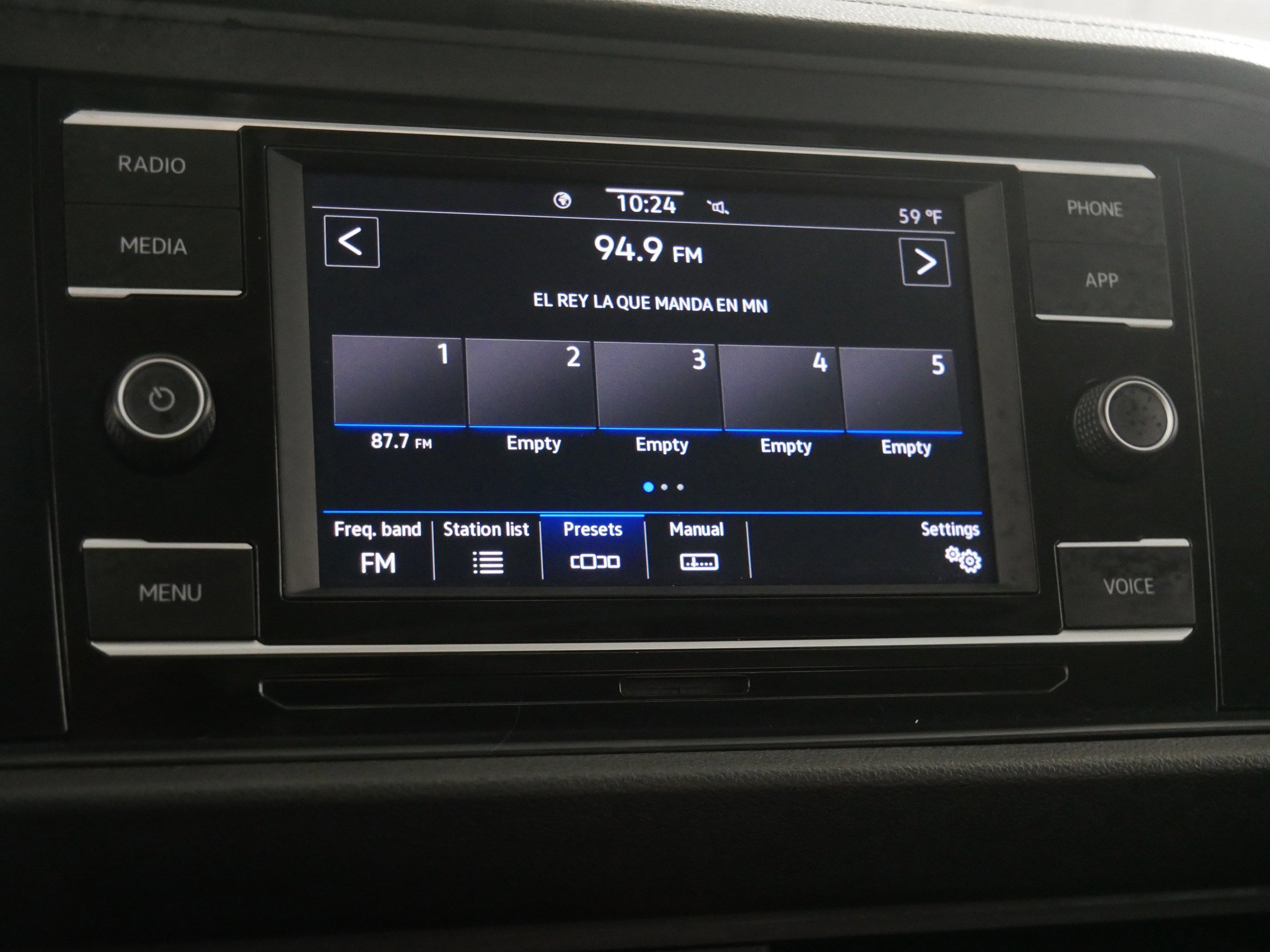 2022 Volkswagen Jetta SE photo 21