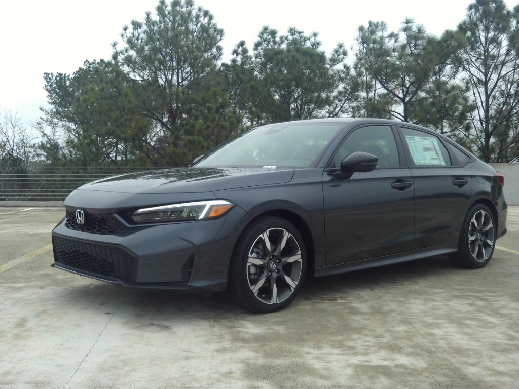 2025 Honda Civic Hatchback Hybrid Sport Touring photo 3