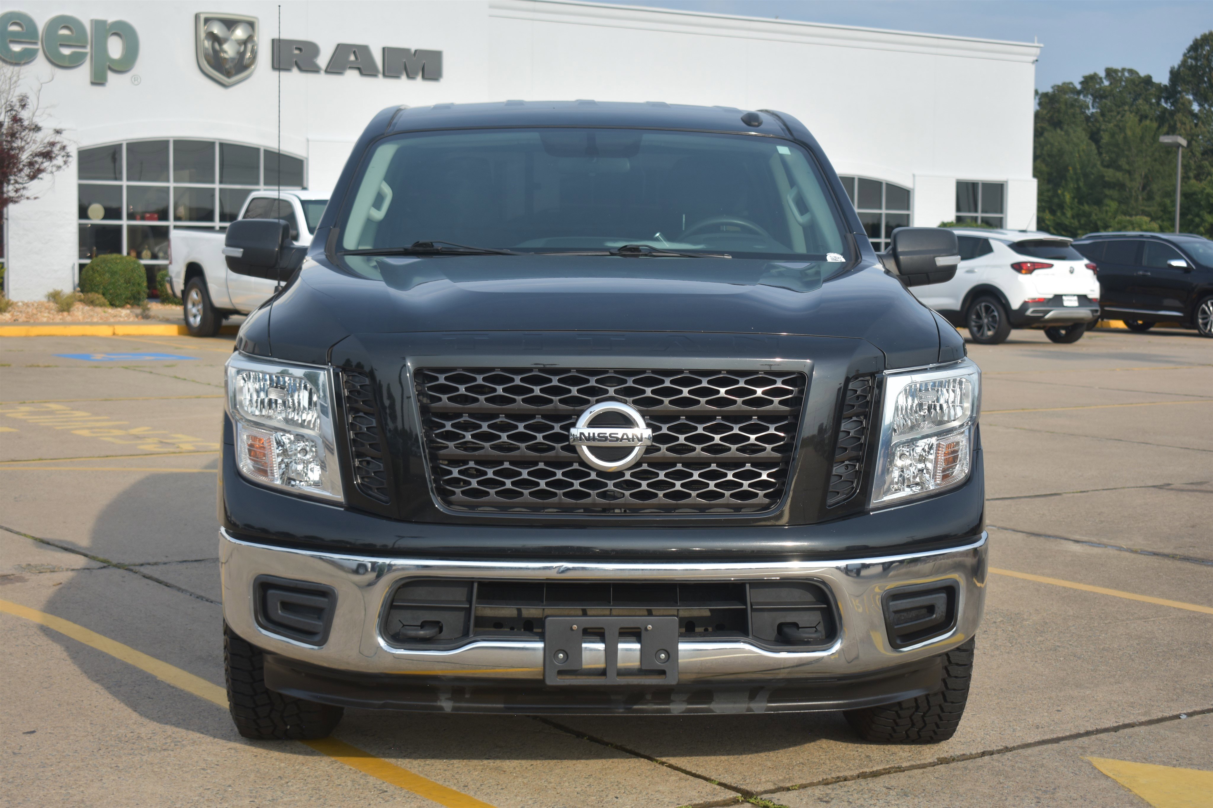 Used 2019 Nissan Titan SV with VIN 1N6AA1EJ8KN534889 for sale in Little Rock