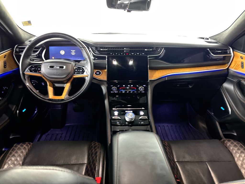 2022 Jeep Grand Cherokee Summit photo 6