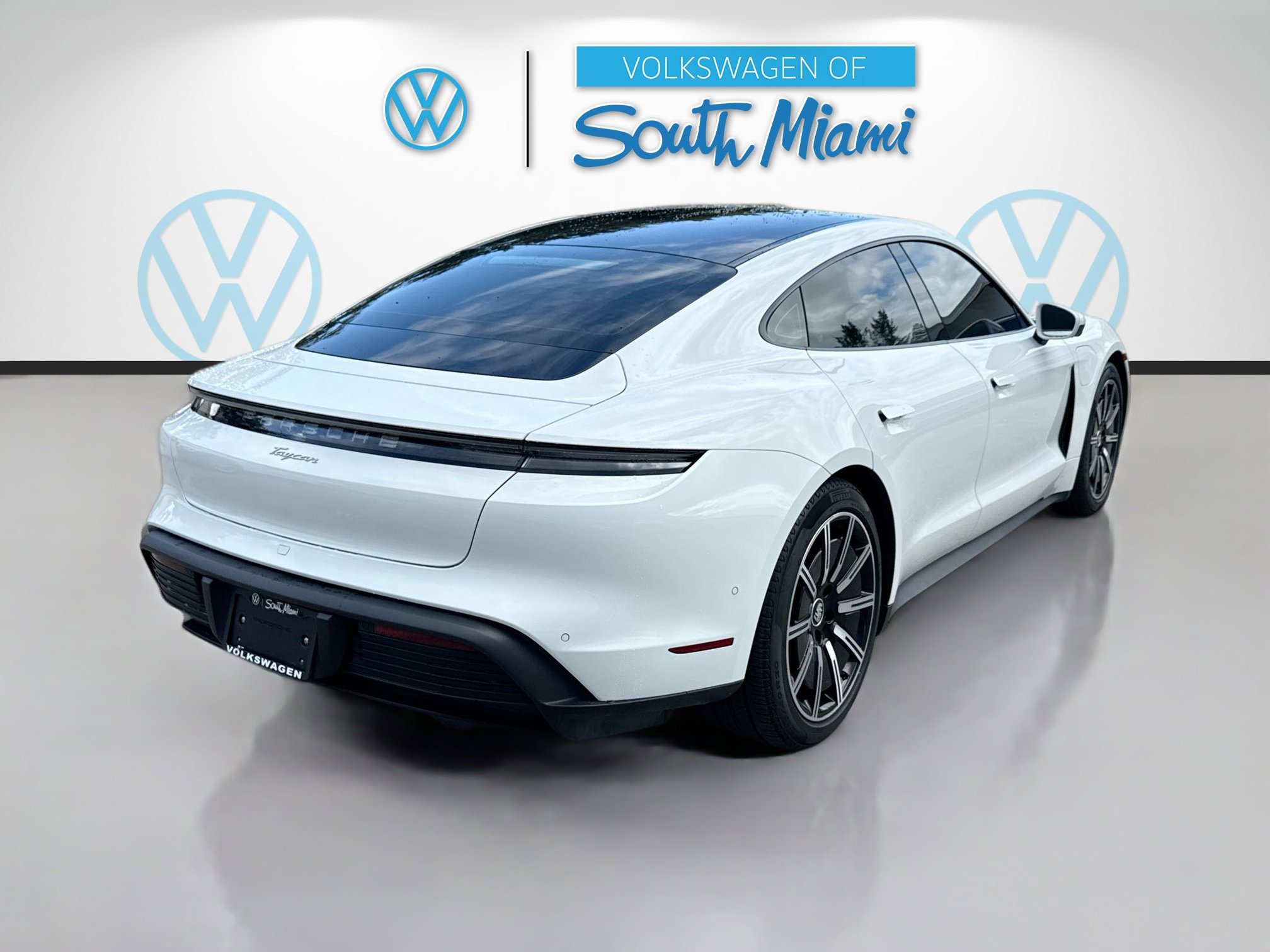 2023 Porsche Taycan Base photo 4