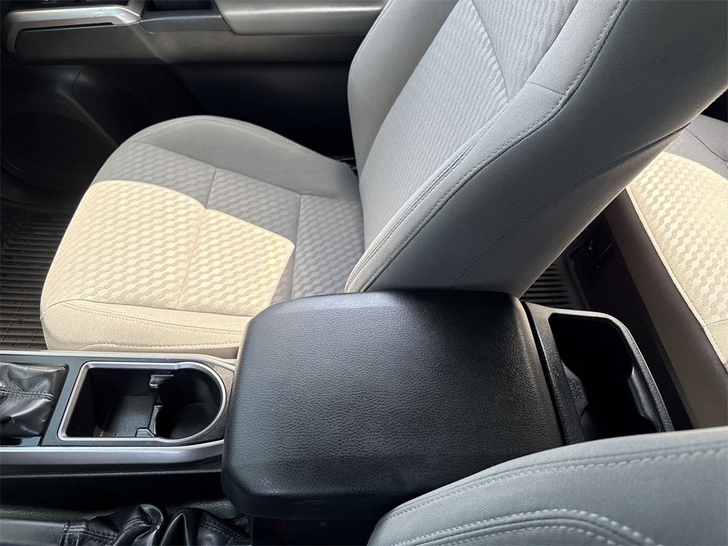 2023 Toyota Tacoma SR5 photo 21