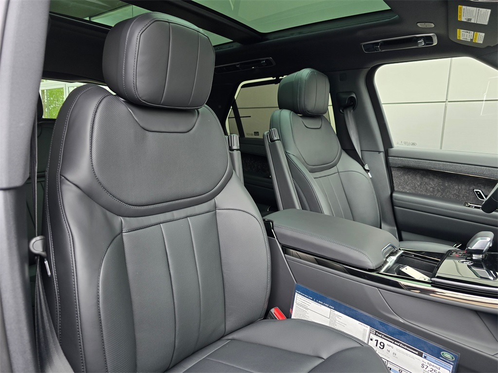 2025 Land Rover Range Rover Sport SE photo 29