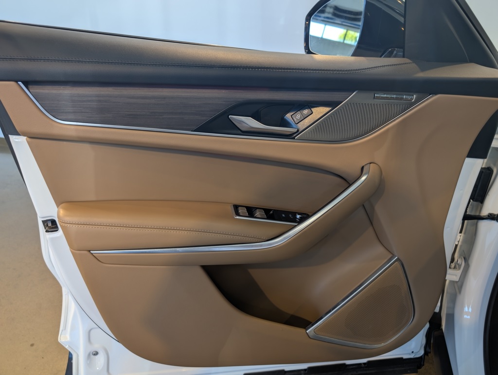 2023 Jaguar F-PACE P250 S photo 11