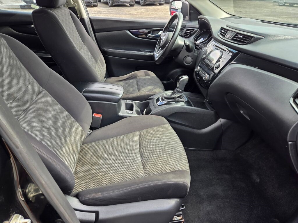 2018 Nissan Rogue Sport SV photo 4