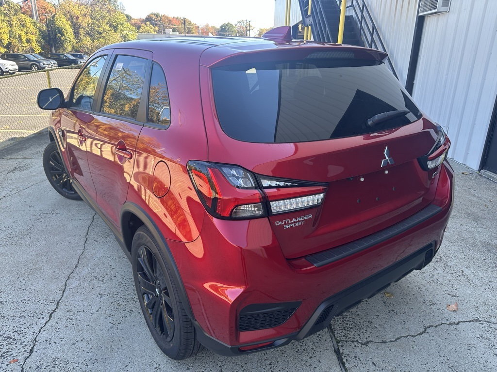 2025 Mitsubishi Outlander Sport LE photo 3