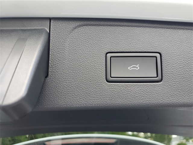 2025 Volkswagen Atlas Peak Edition SE photo 9