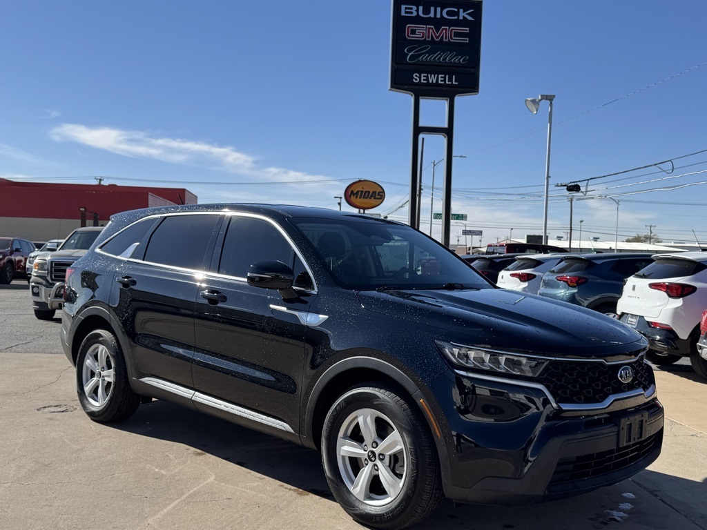 2021 Kia Sorento LX's photo