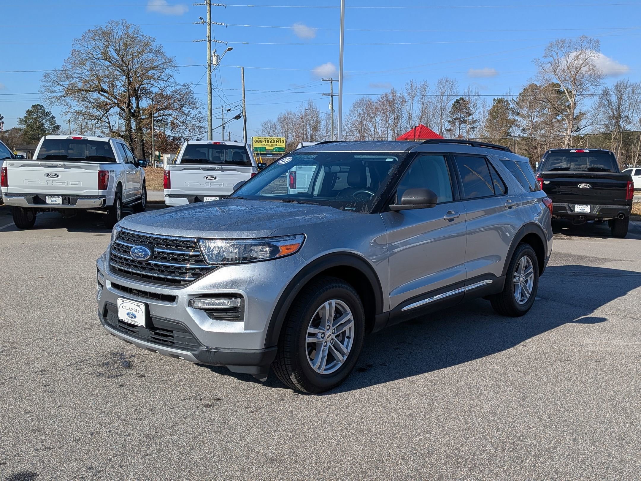 2023 Ford Explorer XLT's photo