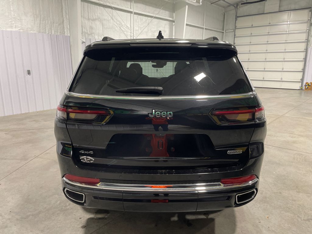 2024 Jeep Grand Cherokee Overland photo 3