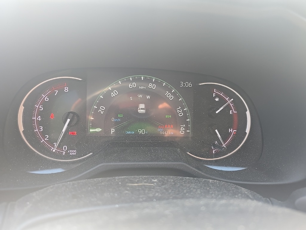 2023 Toyota RAV4 LE photo 11
