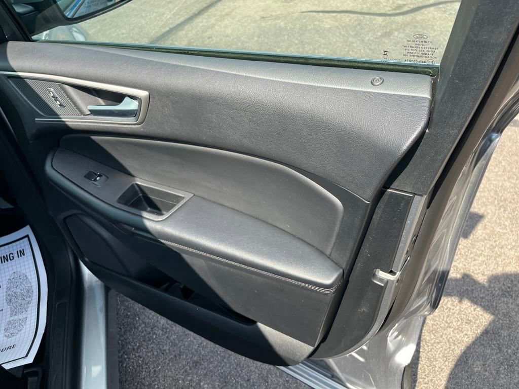 2024 Ford Edge SEL photo 25