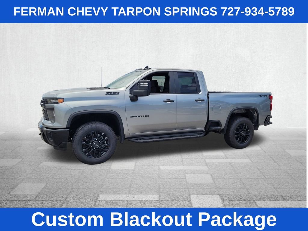2025 Chevrolet Silverado 2500HD Custom photo 3