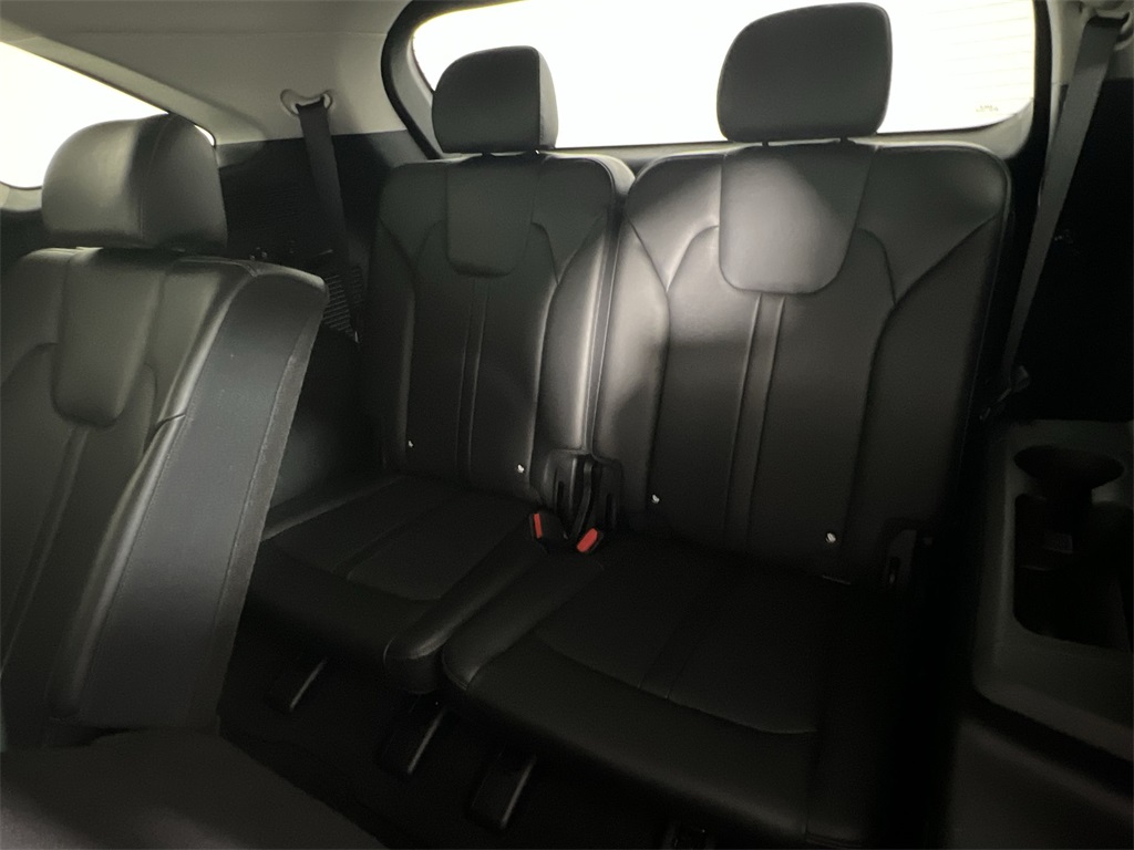2024 Kia Sorento S photo 24