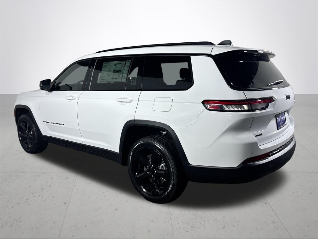 2025 Jeep Grand Cherokee Limited photo 4