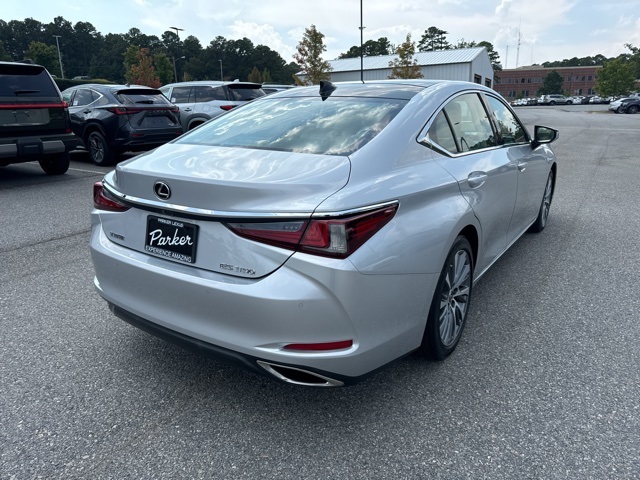 2019 Lexus ES 350 Luxury photo 4