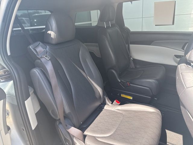 2022 Kia Carnival LX photo 23
