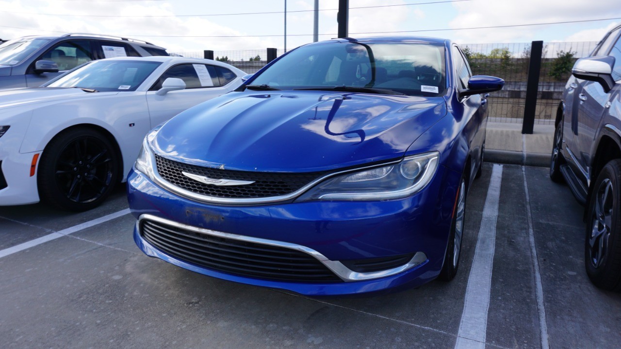 2015 Chrysler 200 Limited's photo
