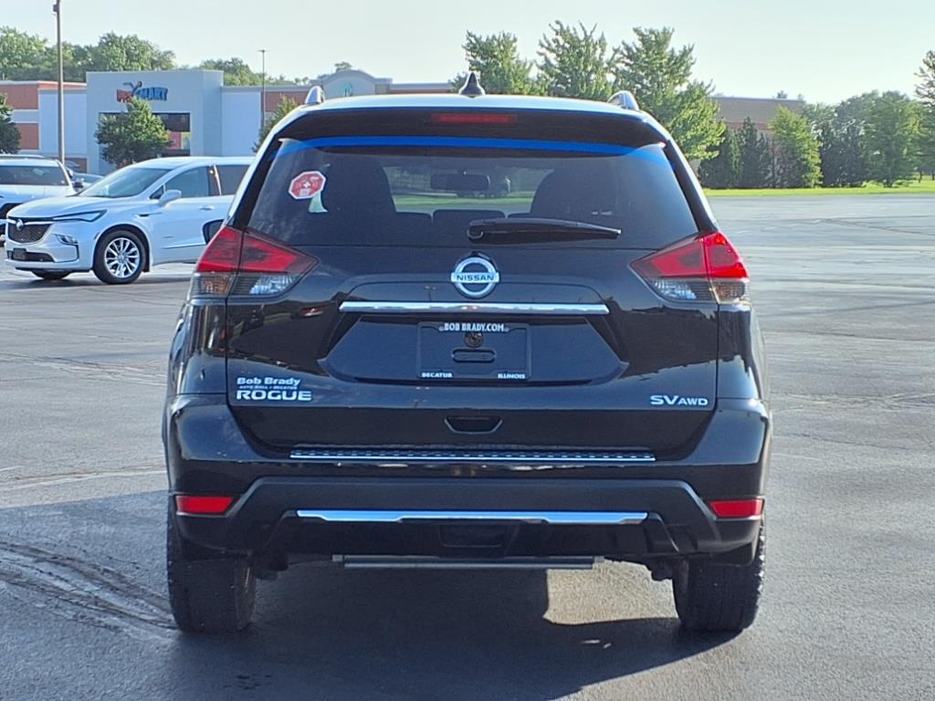 2018 Nissan Rogue SV photo 9
