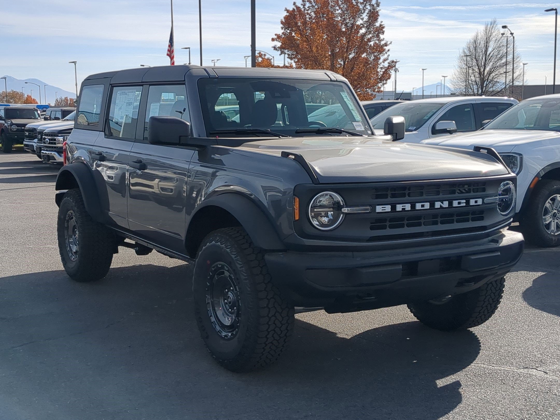 2025 Ford Bronco 4-Door Base's photo