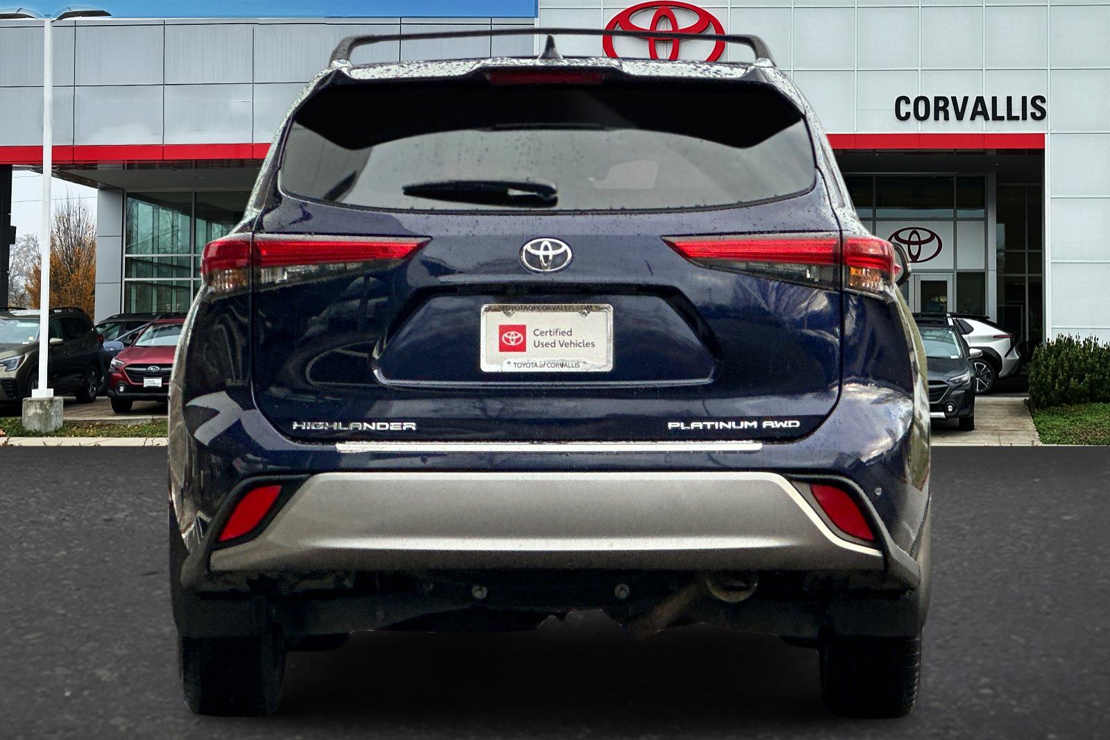 2022 Toyota Highlander Platinum photo 3