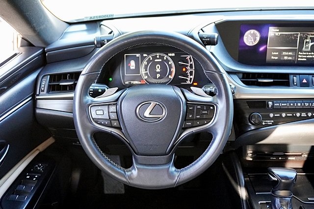 2019 Lexus ES 350 photo 18