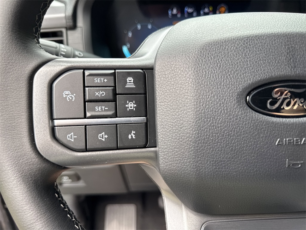 2025 Ford F-150 XLT photo 16