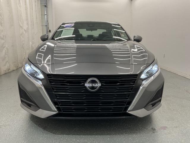 2023 Nissan Altima 2.5 SV photo 3