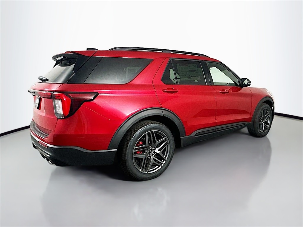 2025 Ford Explorer ST photo 7